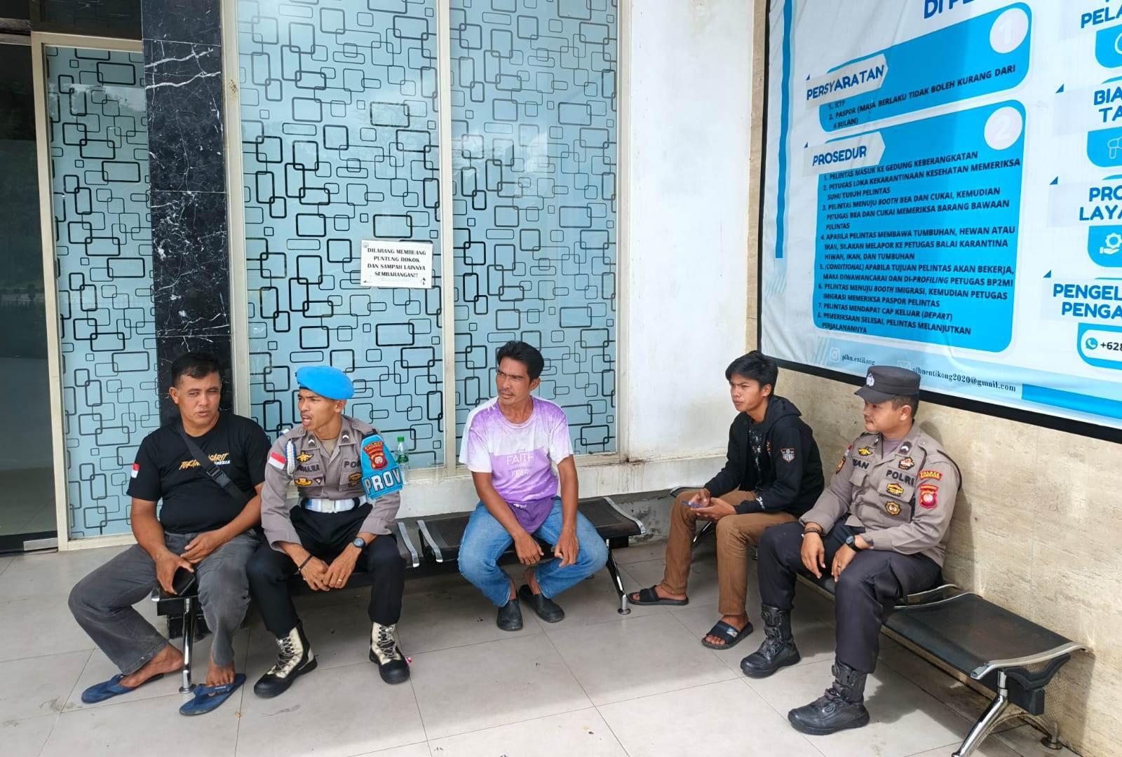 Jajaran Polsek Entikong Intensifkan Patroli Perintis Kota untuk Beri Rasa Aman Masyarakat - Tribunpontianak.co.id