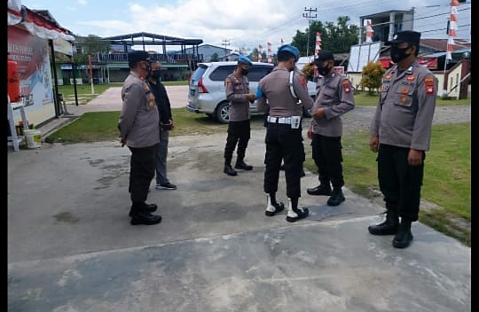 Propam Polres Sambas Lakukan Pengecekan Kelengkapan Administrasi Personel Polsek Jawai