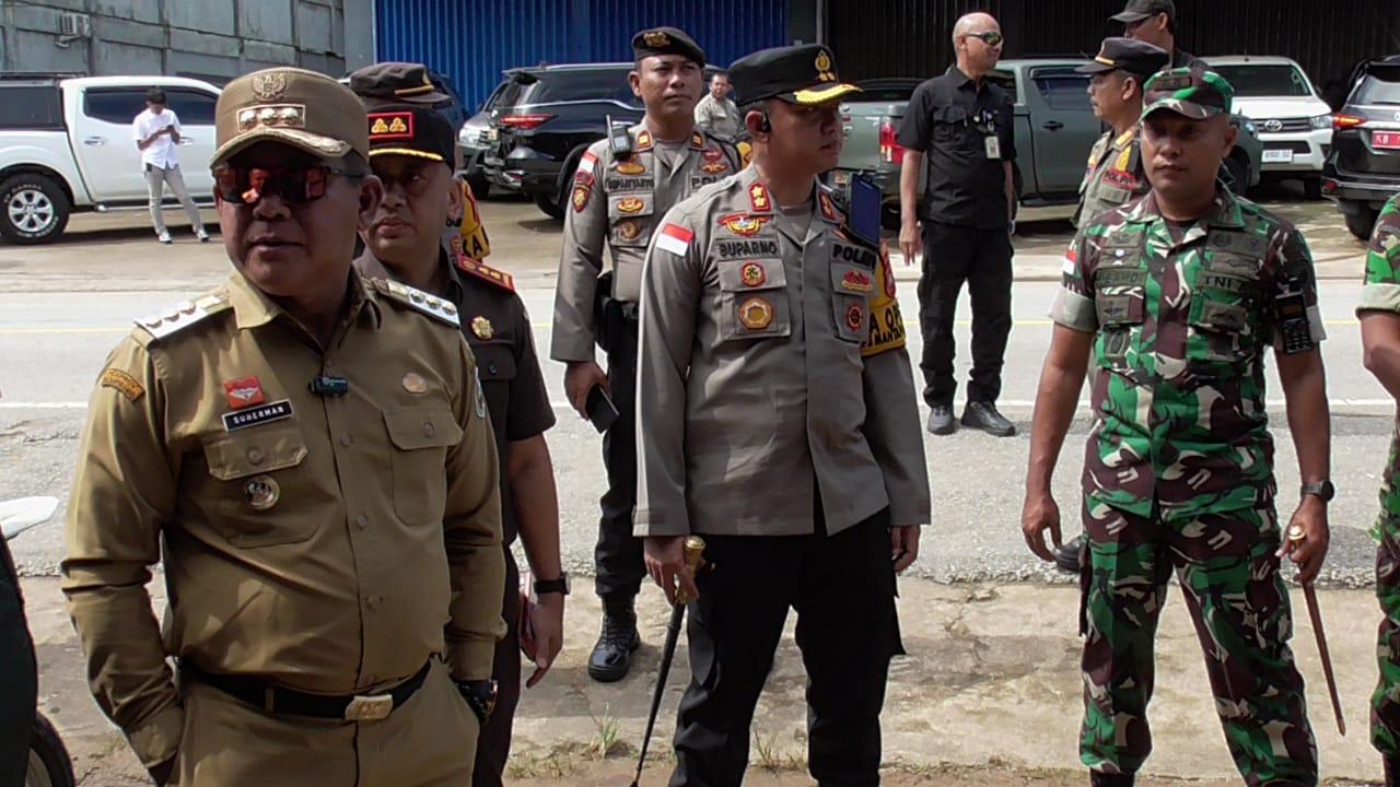 Kapolres Sanggau Bersama Forkopimda Tinjau Langsung TPS pada Pilkada Serentak 2024