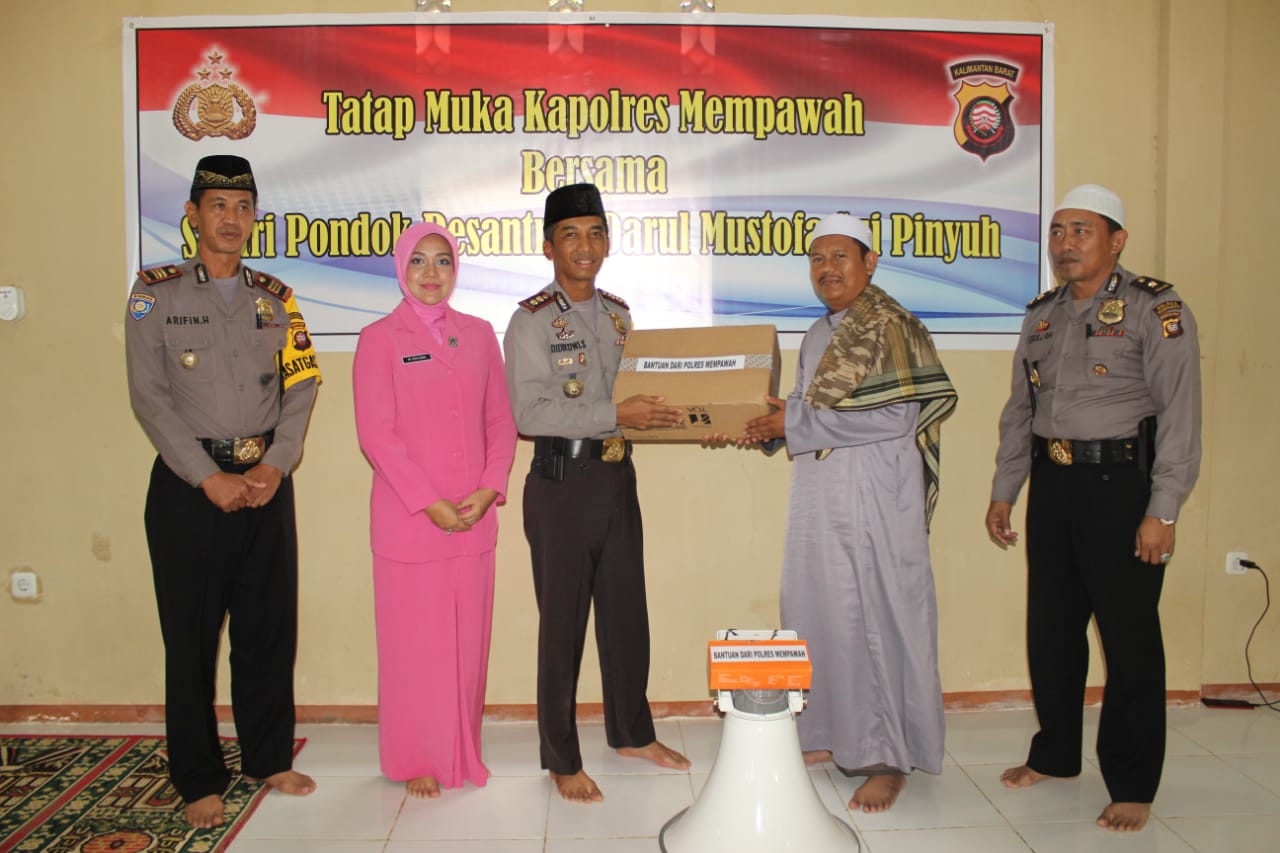 Jalin Silaturahmi, Kapolres Mempawah Sambangi Ponpes Darul Mustafa
