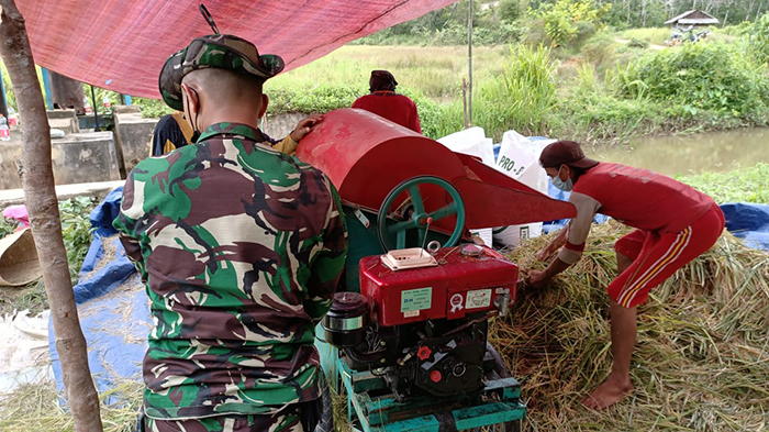 Satgas TMMD 110 Kodim 1201 Ajak Masyarakat Tidak Bakar Lahan Lagi