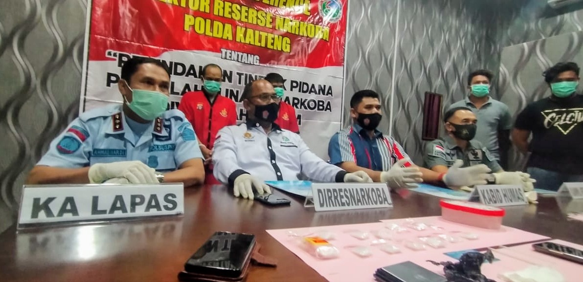 satresnarkoba-polres-katingan-dengan-sipir-lapas-kelas-2a-kasongan.jpg