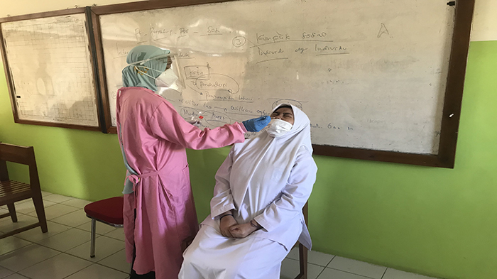 Dinkes Kalbar Lakukan Tes Swab Bagi Siswa Menengah di 11 Sekolah di Pontianak