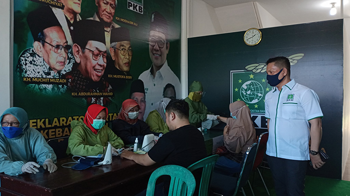 Bantu Pemerintah Percepat Pemutusan Rantai Covid-19, DPC PKB Mempawah Laksanakan Vaksinasi Massal