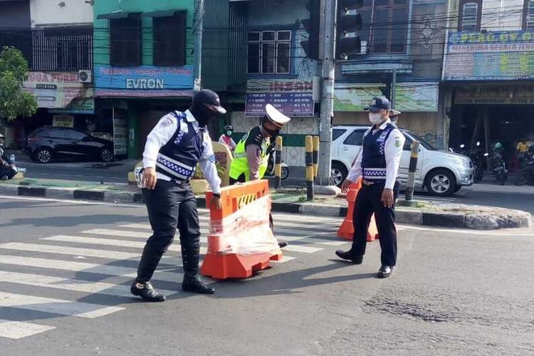 sebanyak-12-ruas-jalan-di-kota-medan-ditutup.jpg