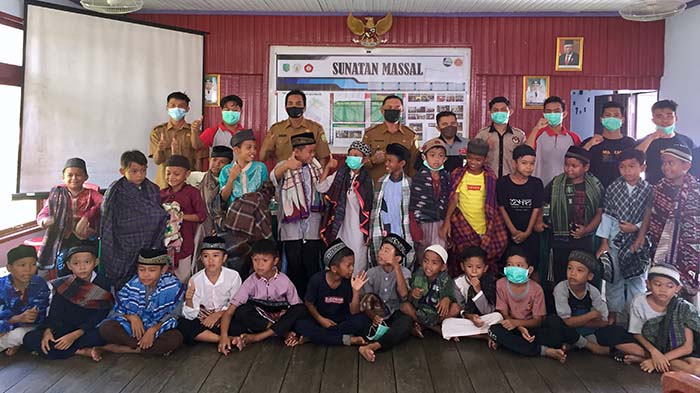 sebelum-dilaksanakan-sunatan-masal-di-desa-tempatan-d-dsf.jpg