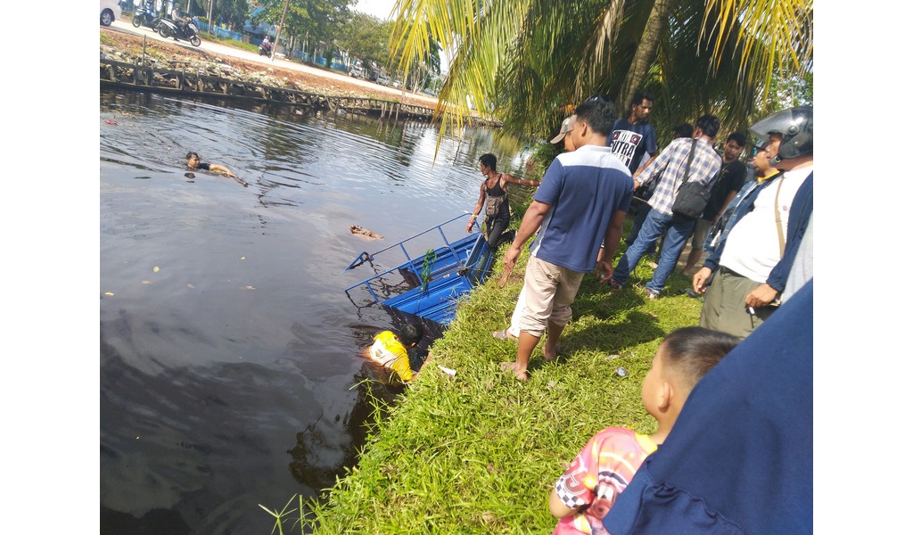 Nyemplung di Parit Rumah Sakit Soedarso, Begini Pengakuan Pengendara Motor Roda 3