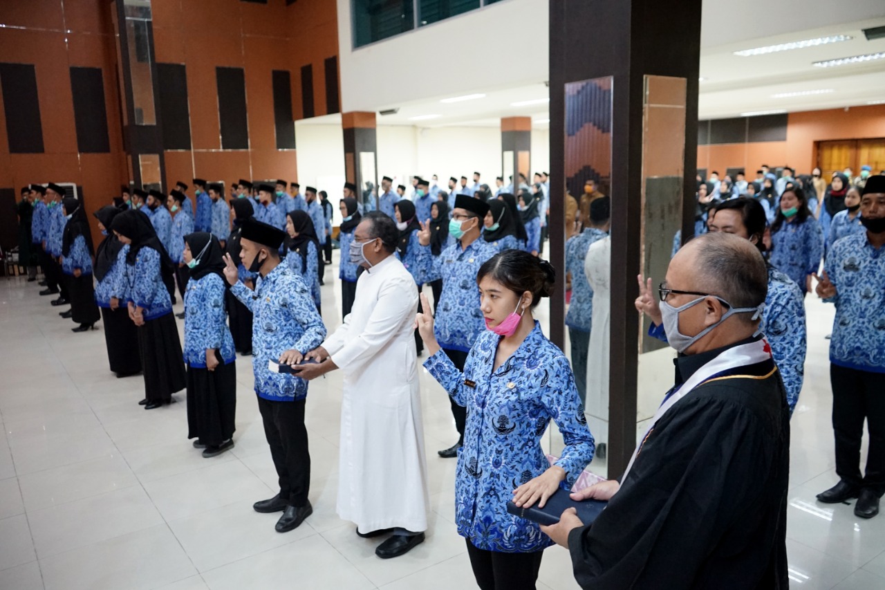 Kadisdikbud Kubu Raya Pesan PNS Guru Bantu Bangun Karakter Anak-anak