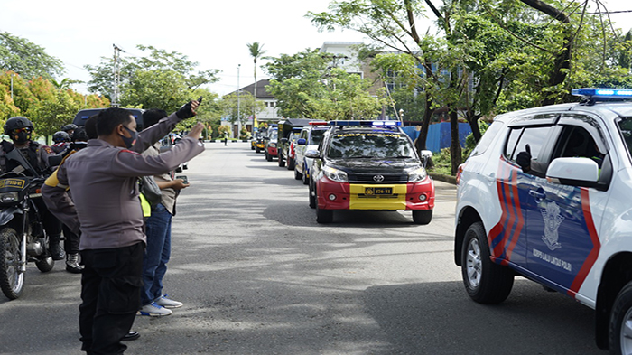 sejumlah-petugas-dari-kepolisian-resort-polres-kubu-raya-2021.jpg