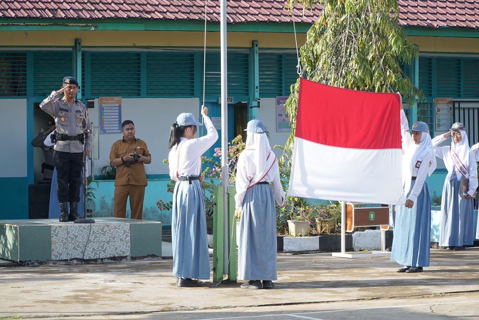 Brimob Polda Kalbar Go To School ke SMAN 1 Sungai Raya, Ini Pesan yang Disampaikan