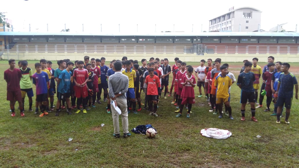 seleksi-hari-pertama-tim-u-15-kota-pontianak.jpg
