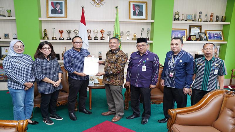 Kantor Pertanahan Pontianak Serahkan 11 Sertifikat Milik Pemkot