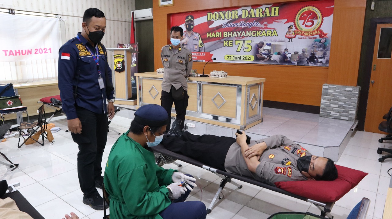 Polres Mempawah Laksanakan Bakti Sosial Donor Darah dalam Rangka Peringatan Hari Bhayangkara ke-75