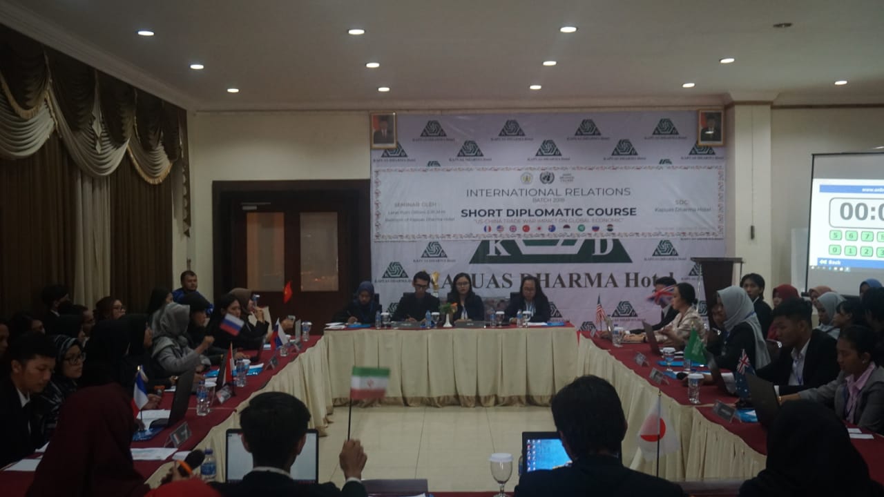 Perang Dagang USA dan Tiongkok Dibahas di Diplomatic Course Prodi HI Fisip Untan, Ini Resolusinya - short-diplomatic-course-prodi-hi-fisip-untan-2.jpg
