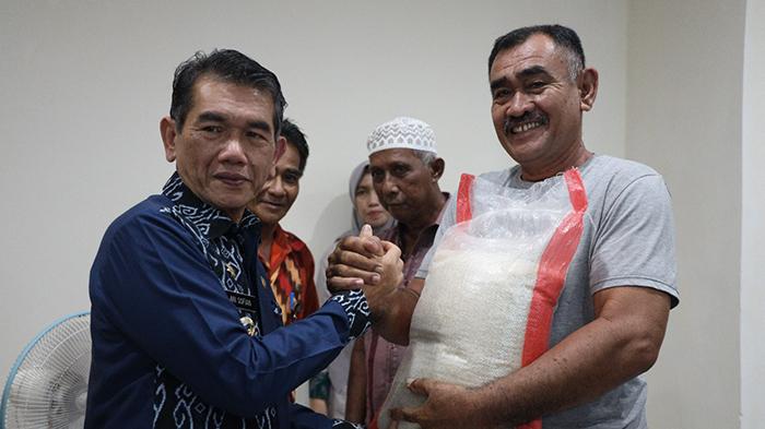 Sebanyak 177 Warga Rusunawa Dapat Bantuan Beras dari Pemkot Kota Pontianak