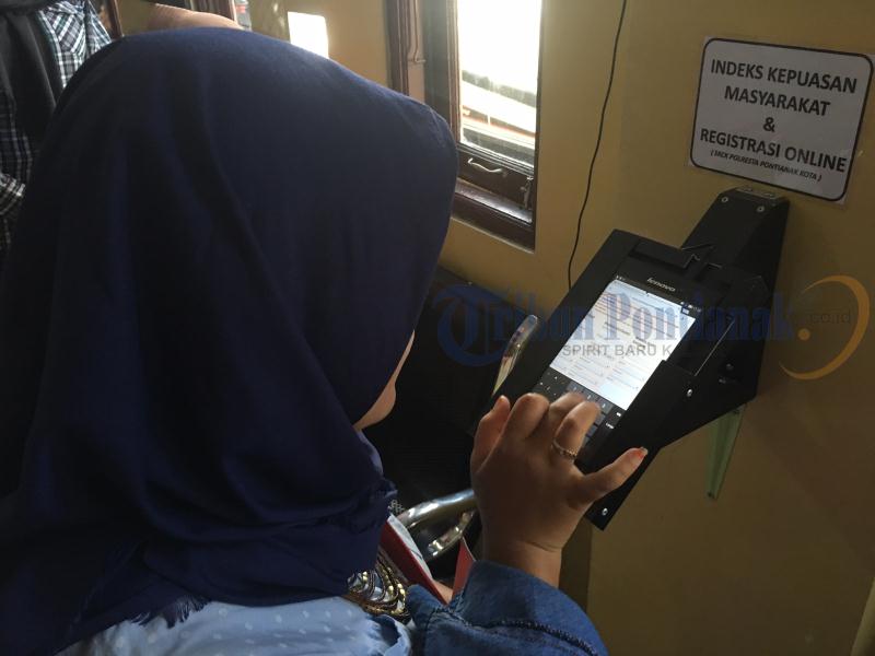 Pembuatan SKCK di Mapolresta Pontianak Membludak - skck_20170413_205223.jpg