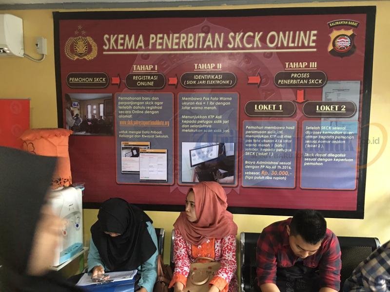 Pembuatan SKCK di Mapolresta Pontianak Membludak - skck_20170413_205615.jpg