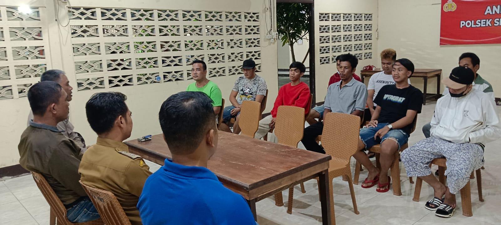 Bhabinkamtibmas Polsek Singkawang Barat Lakukan Promblem Solving Selesaikan Perkelahian Remaja