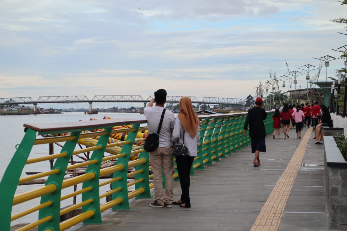 suasana-di-promenade-kota-pontianak.jpg