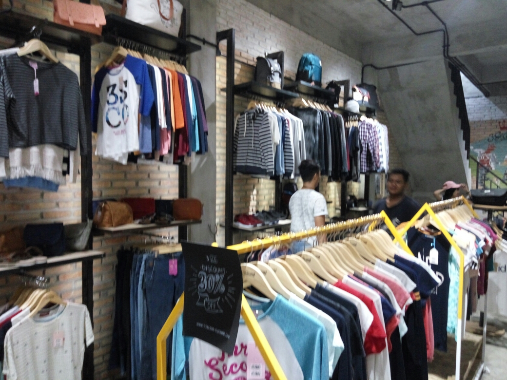 suasana-di-showroom_20170522_201712.jpg