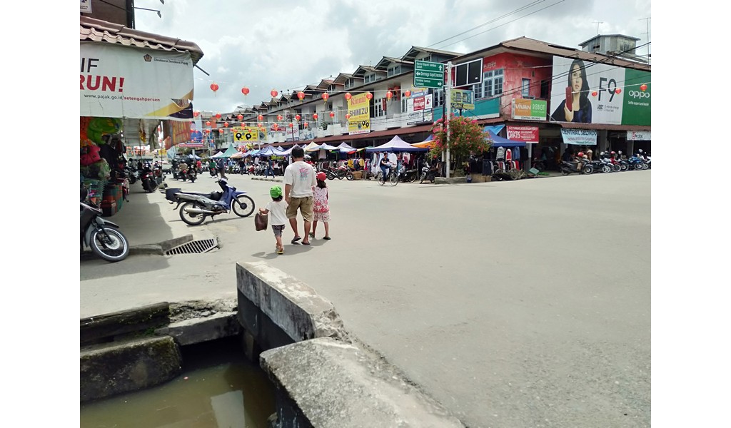 Arus Lalu Lintas Pagi Hari di Pasar Sambas, Selasa (29/1/2019)