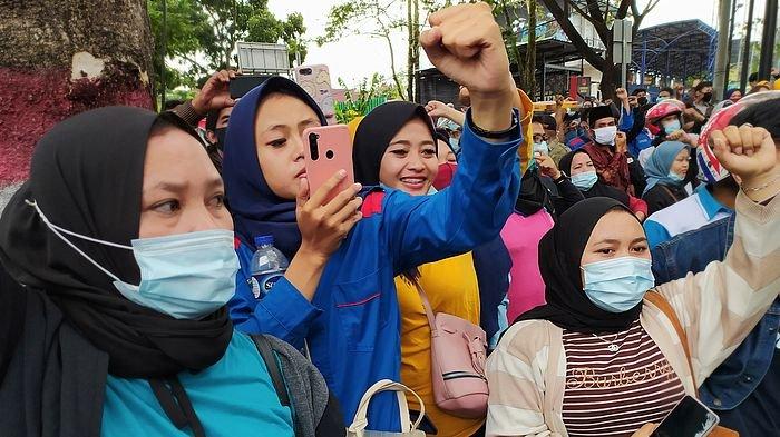 sudah-fix-tabel-ump-umk-tahun-2022-lengkap-seluruh-indonesia-bandingkan-dengan-tahun-sebelumnya.jpg
