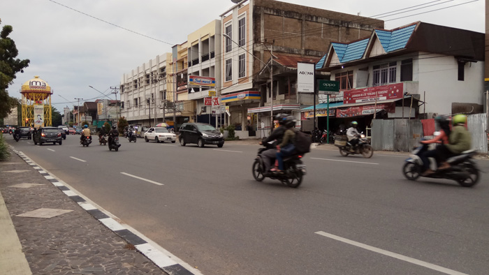 Lalu Lintas Jalan Sultan Abdurrahman Lancar