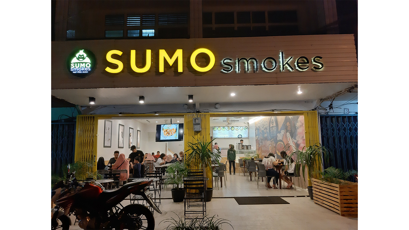 sumo-smokes-di-jalan-siam-kelurahan-benua-melayu-darat.jpg