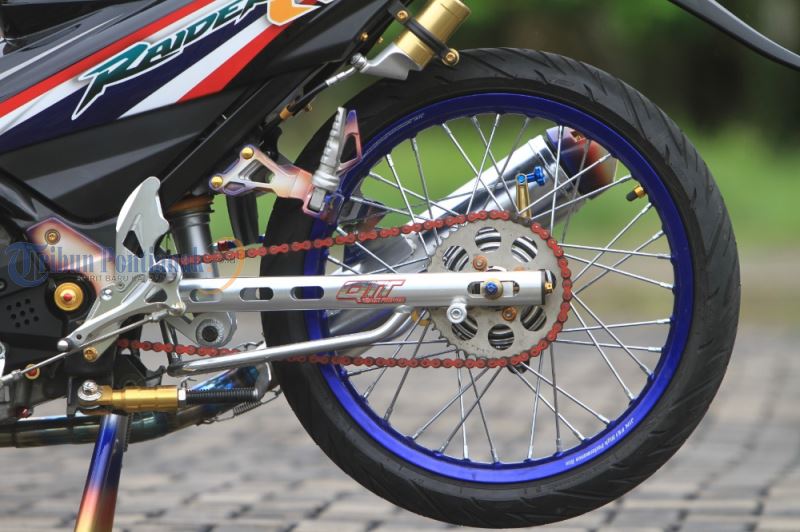 Modif Satria Dengan Konsep Thailook Style - suzuki-satria-fu-dengan-konsep-thailook-style-3.jpg