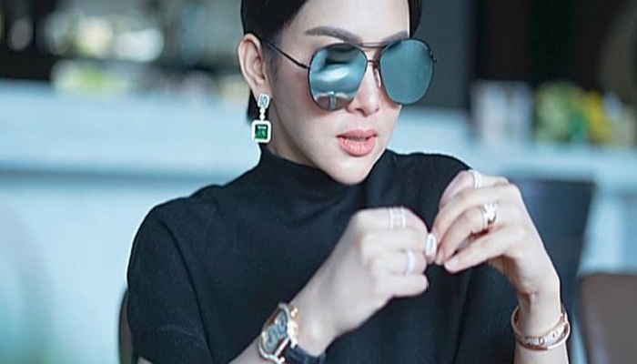 syahrini-ditegur-ustaz-kondang-gara-gara-pamer-cincin-reaksi-istri-reino-barack-jadi-sorotan.jpg