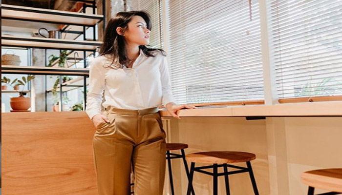 TAK Hanya Jadi Aktris, Artis Cantik yang Juga Dokter Ini Positif Terinfeksi Virus Corona