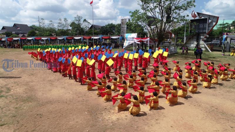 Persembahan Tari Kolosal Apresiasi GTK PAUD dan Dikmas Berprestasi dan Berdedikasi Tingkat Nasional - tari-kolosal_20180709_160221.jpg