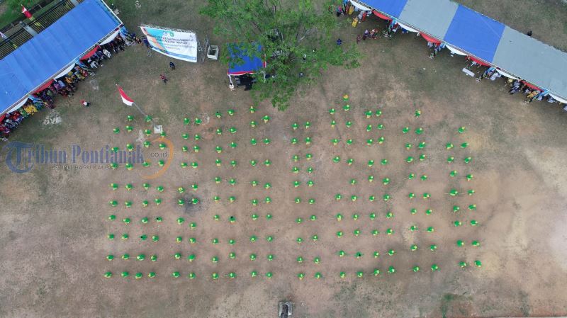 Persembahan Tari Kolosal Apresiasi GTK PAUD dan Dikmas Berprestasi dan Berdedikasi Tingkat Nasional - tari-kolosal_20180709_160313.jpg