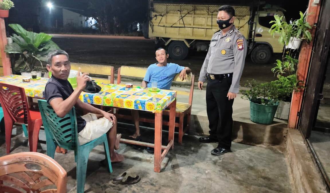 Polsek Tayan Hulu Laksanakan Patroli dan Berikan Imbauan Agar Warga Tetap Patuhi Protokol Kesehatan