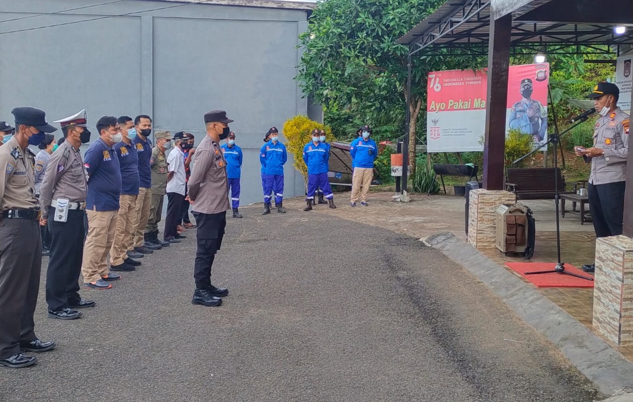 Kapolsek Tayan Hilir Pimpin Apel Gabungan Persiapan Pengamanan Takbir Keliling & Sholat Idul Fitri