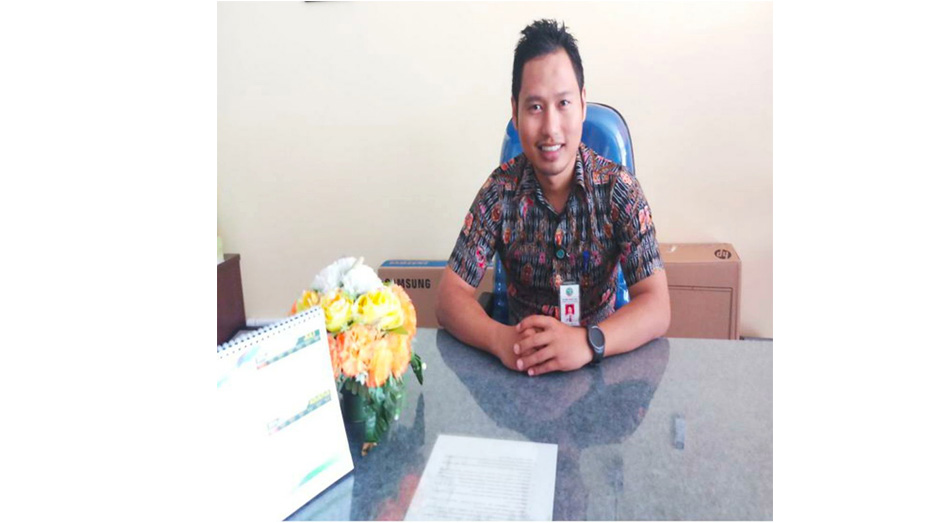 tegguh-yuliarto-plt-lurah-sungai-bangkong-pontianak-kalimantan-barat.jpg