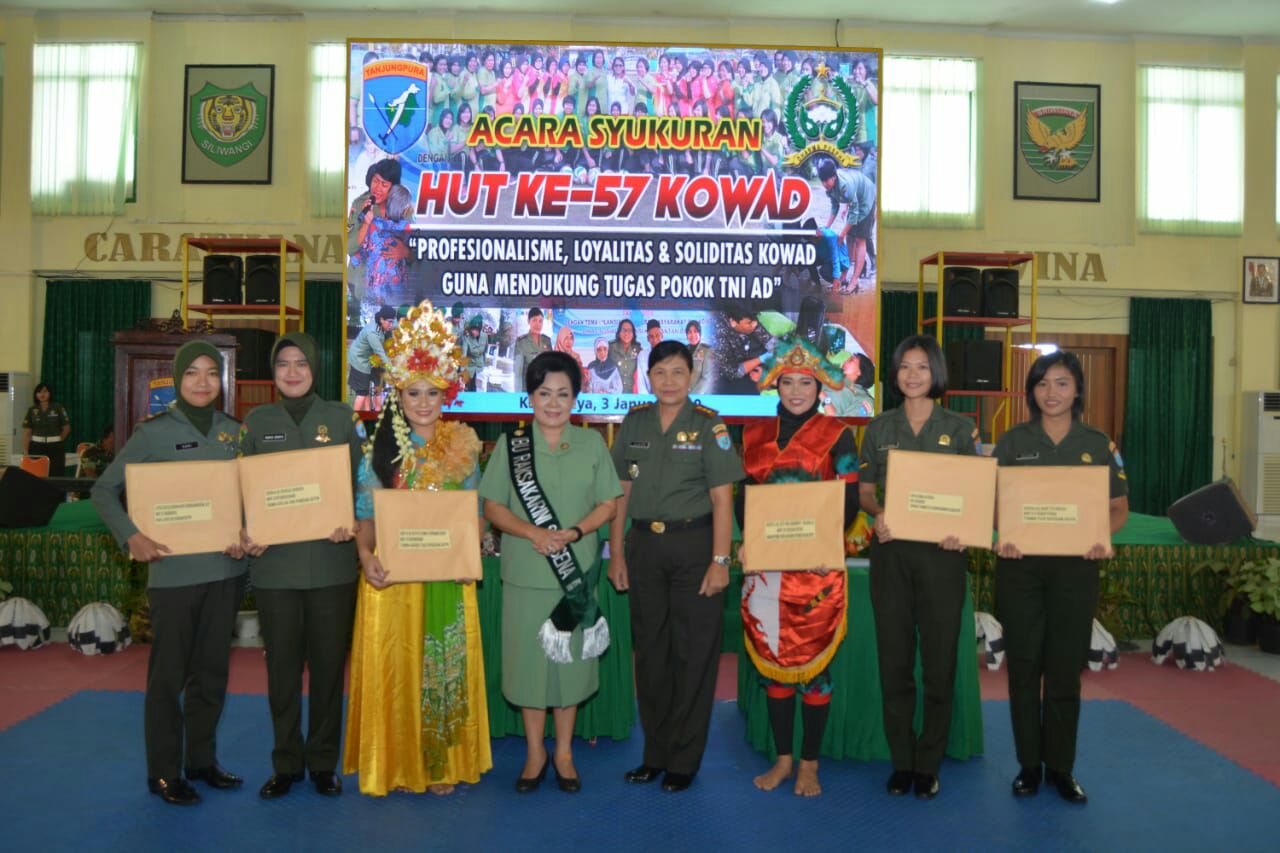 Peringati HUT ke-57 Kowad, Istri Pangdam berikan Cinderamata Kepada 8 Kowad Berprestasi