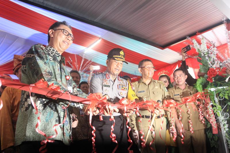 Sutarmidji Resmikan Kantor Baru OJK Kalbar - tirta-segara-dan-kapolda.jpg