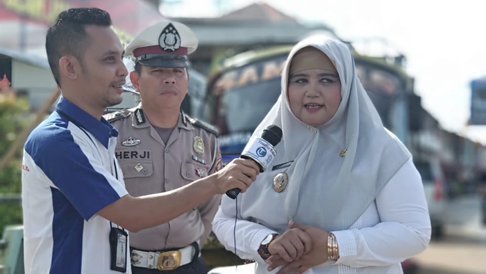 Wabup Sambas Turut Pantau Arus Lalu Lintas, Pemkab Akan Penanganan Cepat Terhadap Jembatan Sabung