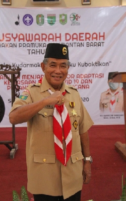 uskup-agung-pontianak-mgr-agustinus-agus-dianugerahi-lencana-darmabakti-gerakan-pramuka-2.jpg