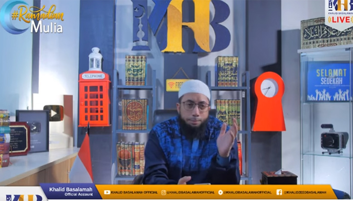 ustadz-khalid-basalamah-menjelaskan-bahwa-bagaimana-tatacara-ziarah-kubur.jpg