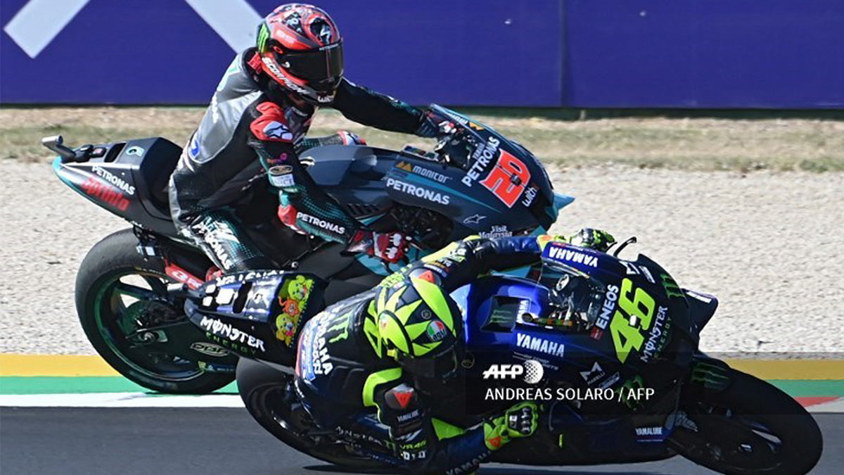 valentino-rossi-and-pembalap-petronas-yamaha-fabio-quartararo.jpg