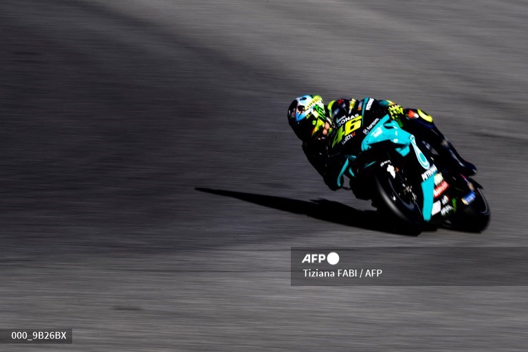 valentino-rossi-vr46-petronas-yamaha-motogp-race-balapan.jpg