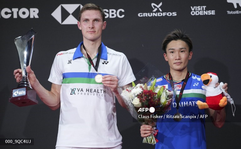 viktor-axelsen-kento-momota-badminton-bulutangkis.jpg