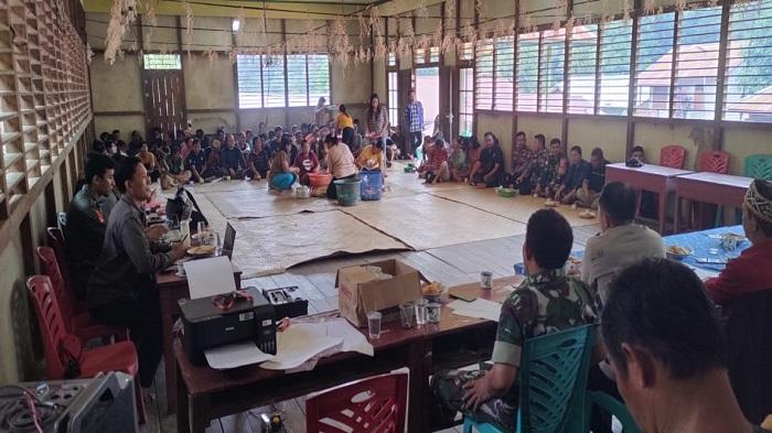 Kapolsek Putussibau Selatan Hadiri Rapat Soal Aturan Pekerja Emas di Hulu Kapuas, Ini Keputusannya