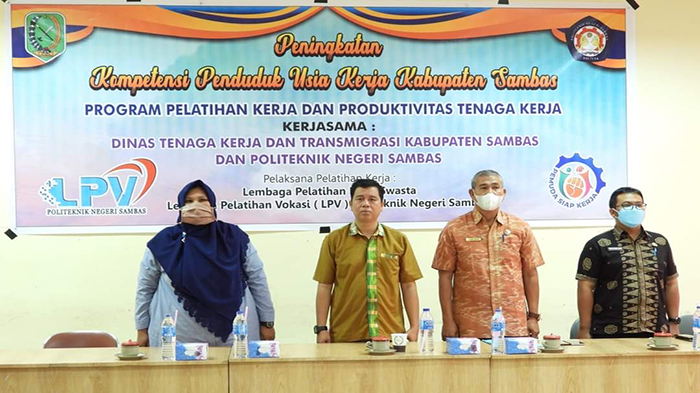 Disnakertran Kabupaten Sambas Komitmen Tingkatkan Kompetensi Masyarakat