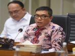 Achmad-Baidowi-saat-memimpin-rapat-di-Gedung-Nusantara.jpg