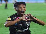 Aksi-Beckam-Putra-pemain-Persib-Bandung.jpg
