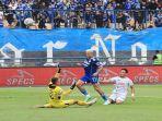 Aksi-Ciro-Alves-saat-laga-melawan-PSS-Sleman363737373.jpg