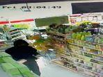 Aksi-seorang-remaja-berinisial-BY-terekam-CCTV-45sdfd.jpg